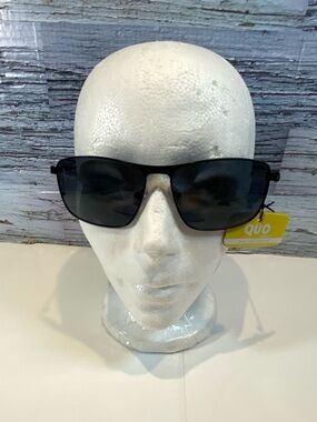 Quo Beauty Polarized Black Metal Rectangular Sunglasses 100% UVA